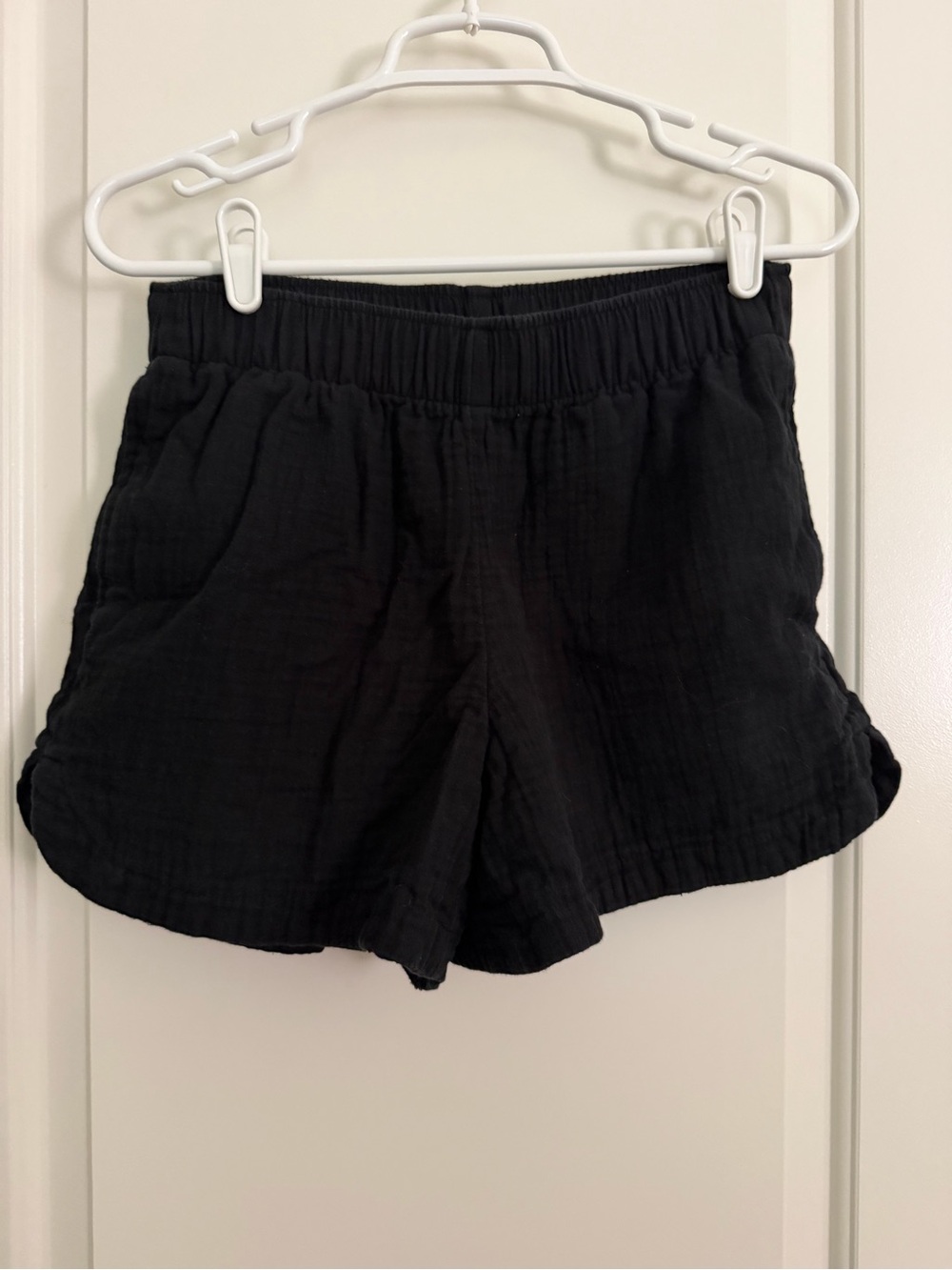 Women's Black Elastic-Waist Lightweight Shorts - Picture 1 of 4